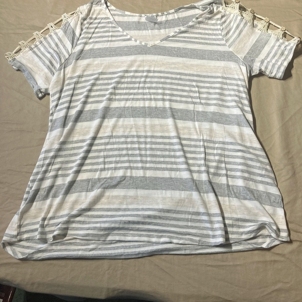 Naif Grey White Striped Top Crochet Button Sleeve Detail Women's 2X Plus Size